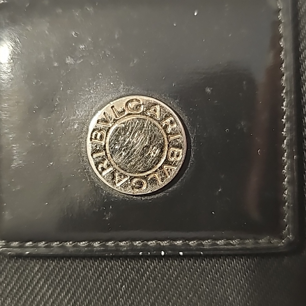 Authentic BVLGARI Wallet Unisex - Picture 2 of 13